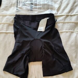 Pearl Izumi Black Liner Shorts. NWT